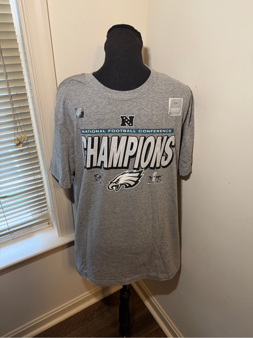 Nike Philadelphia Eagles NFC Champions Super Bowl LVII Gray T Shirt Size M